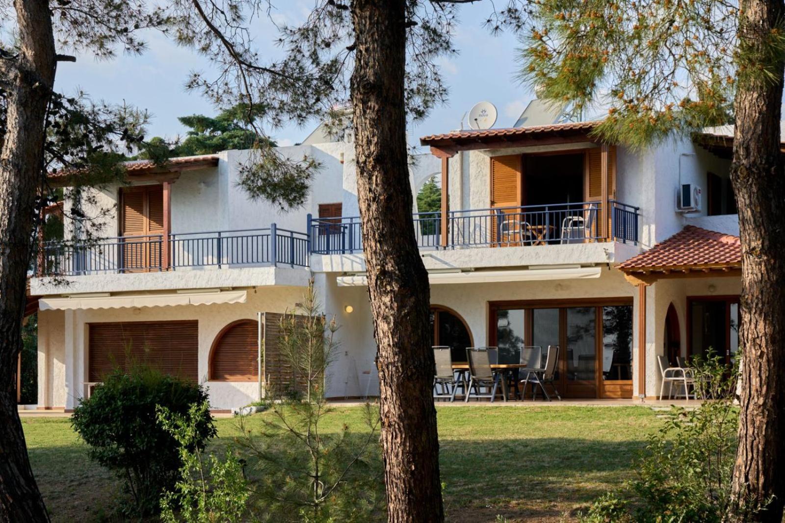 Summerday Villa Private Beach Nea Iraklia Exterior photo