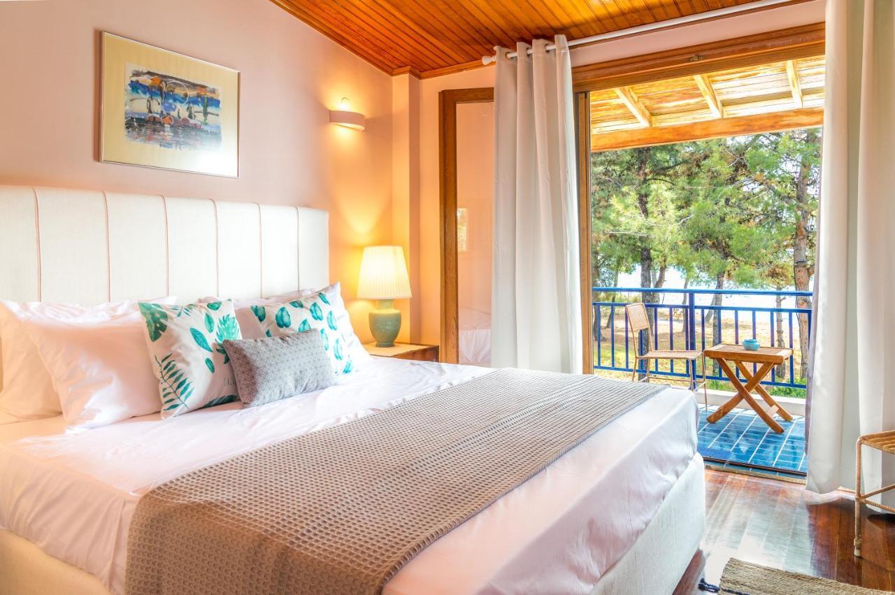 Summerday Villa Private Beach Nea Iraklia Exterior photo