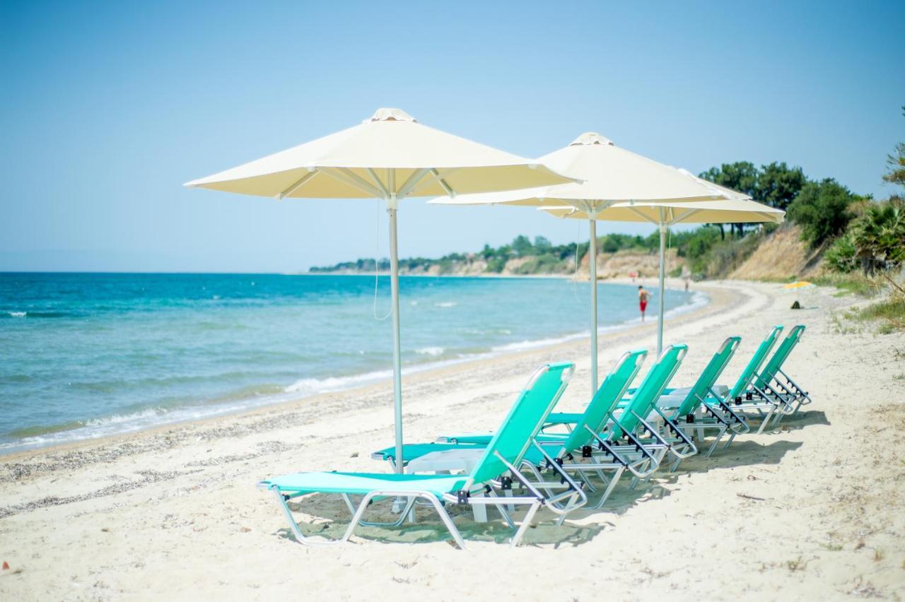 Summerday Villa Private Beach Nea Iraklia Exterior photo